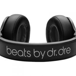 Apple Beats Pro Musta