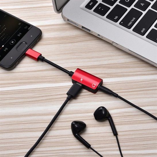 Lataus- ja audiosovitin USB C - USB-C + 3,5mm